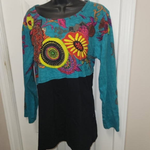 Leopards & Roses Colorful Top. - Picture 5 of 11